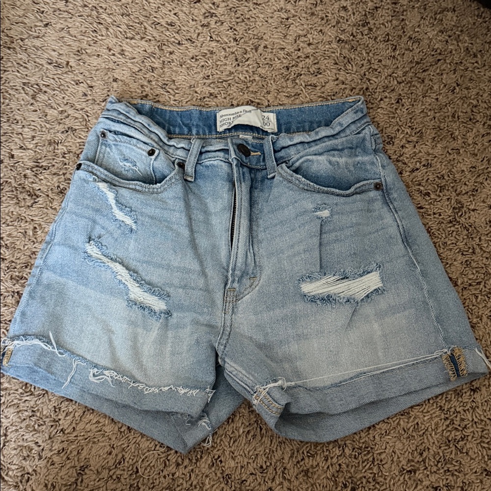 Abercrombie & Fitch - Distressed Denim Women Shorts - Curve Love - High Rise